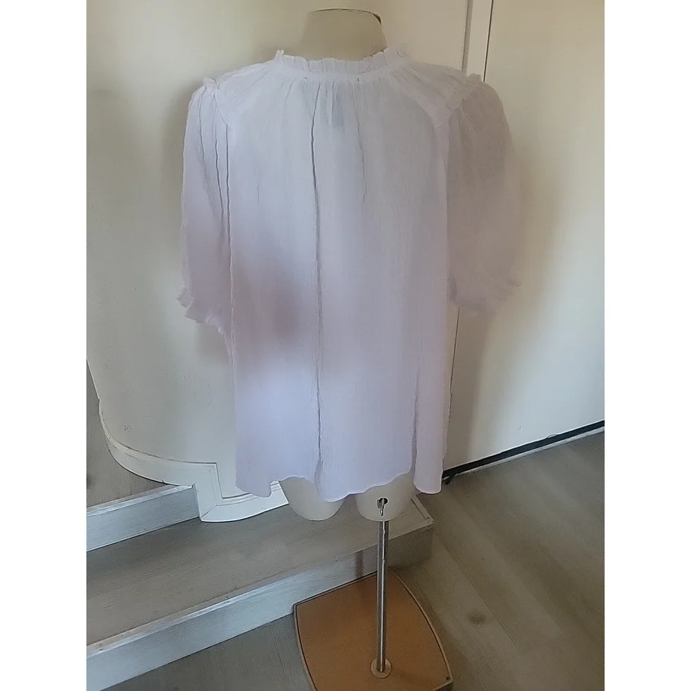 Olivia & Martin White Flowy Semi- Sheer Blouse Beach Lightweight Summer‎ Coastal - Picture 3 of 7